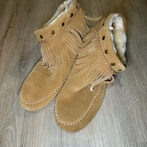 Lucky Brand Shearling-Lined Suede Fringe Slip-On Moccasin Ankle Boots Size 7